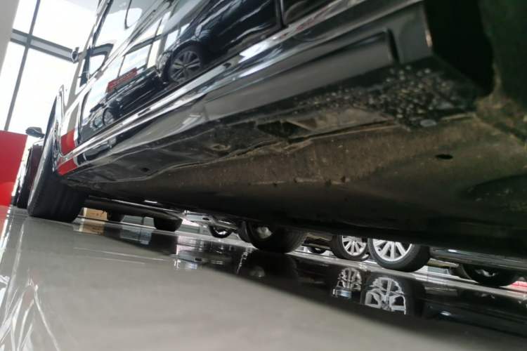 Used Audi A6L 2018 30th Anniversary Edition 35 TFSI Sport Edition Right Side Sill