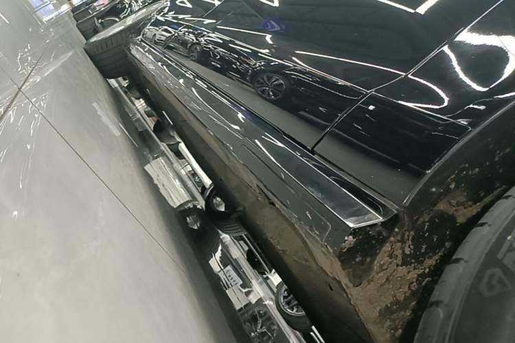 Used Audi A6L 2018 30th Anniversary Edition 45 TFSI quattro Sport model Right Side Sill