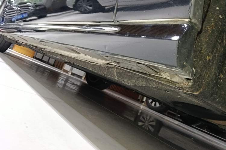 Used Audi A6L 2018 30th Anniversary Edition TFSI Trendy Model Right Side Sill