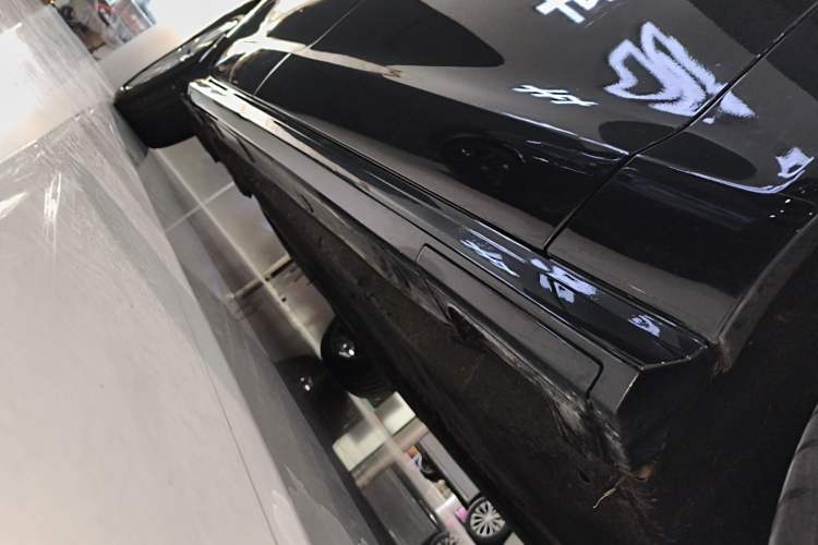 Used Audi A6L 2018 30th Anniversary Edition 35 TFSI Sport Edition Right Side Sill