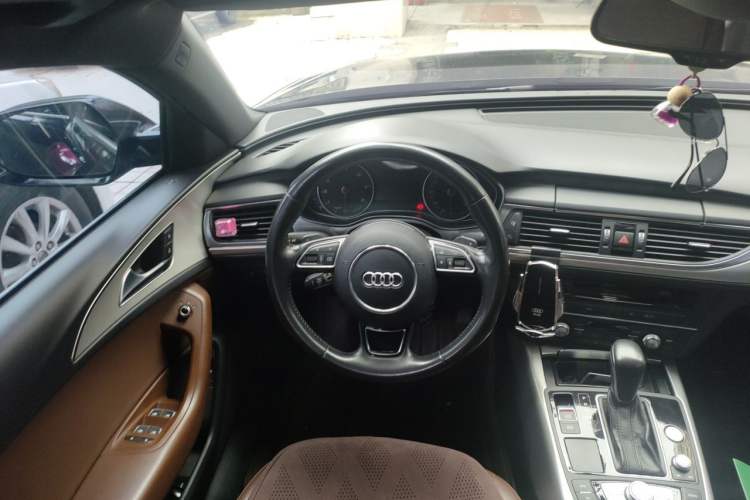 Used Audi A6L 2018 30th Anniversary Edition 35 TFSI Sport Edition Steering Wheel