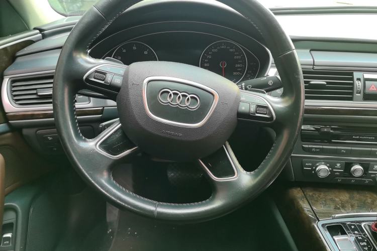 Used Audi A6L 2018 30th Anniversary Edition 35 TFSI Fashion Model Steering Wheel