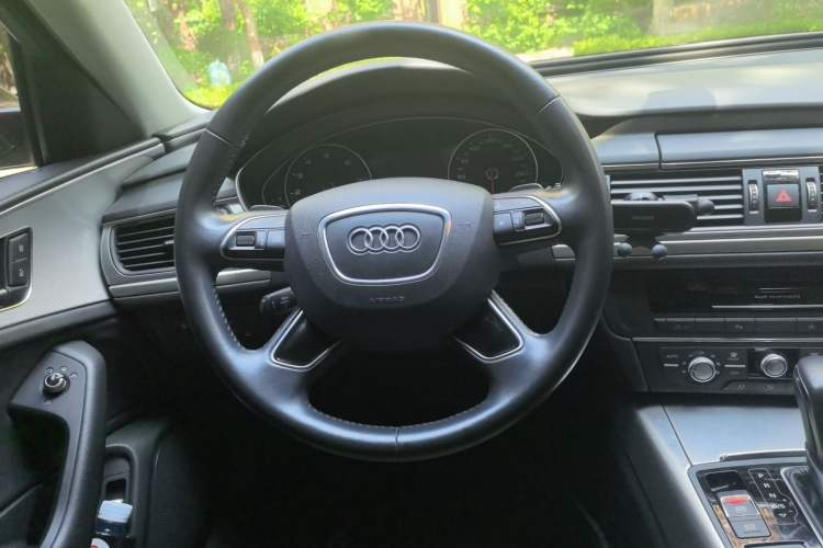 Used Audi A6L 2018 30th Anniversary Edition 35 TFSI Fashion Model Steering Wheel