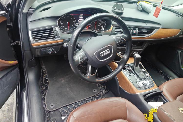 Used Audi A6L 2018 30th Anniversary Edition 30 FSI Style Model Steering Wheel