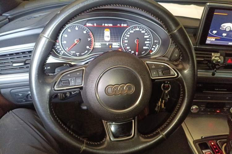 Used Audi A6L 2018 30th Anniversary Edition 45 TFSI quattro Sport model Steering Wheel