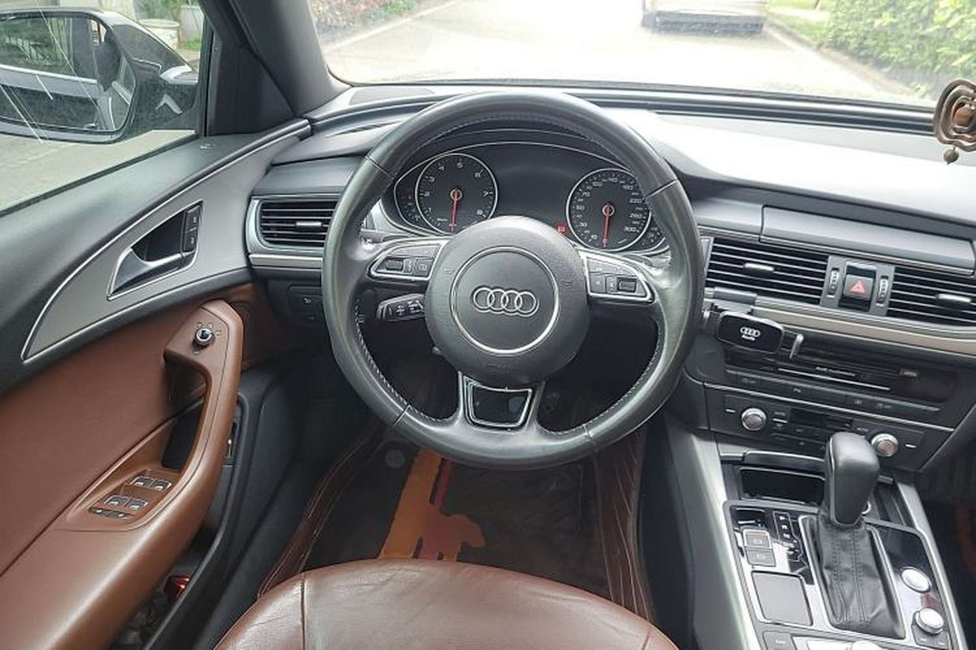 Used Audi A6L 2018 30th Anniversary Edition 45 TFSI quattro Sport model Steering Wheel