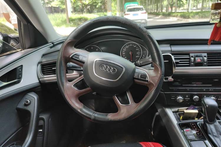 Used Audi A6L 2018 30th Anniversary Edition 35 TFSI Fashion Model Steering Wheel