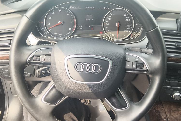 Used Audi A6L 2018 30th Anniversary Edition 35 TFSI Fashion Model Steering Wheel
