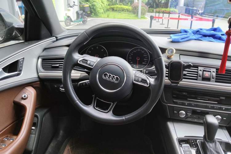 Used Audi A6L 2018 30th Anniversary Edition 35 TFSI Sport Edition Steering Wheel