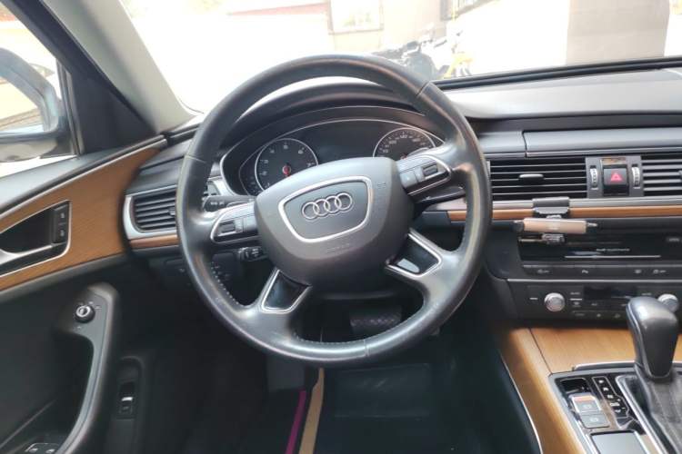 Used Audi A6L 2018 30th Anniversary Edition 30 FSI Style Model Steering Wheel