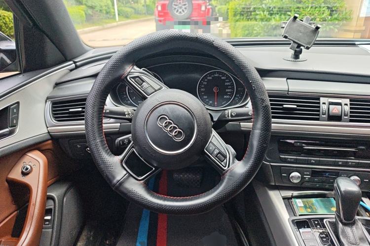Used Audi A6L 2018 30th Anniversary Edition 45 TFSI quattro Sport model Steering Wheel