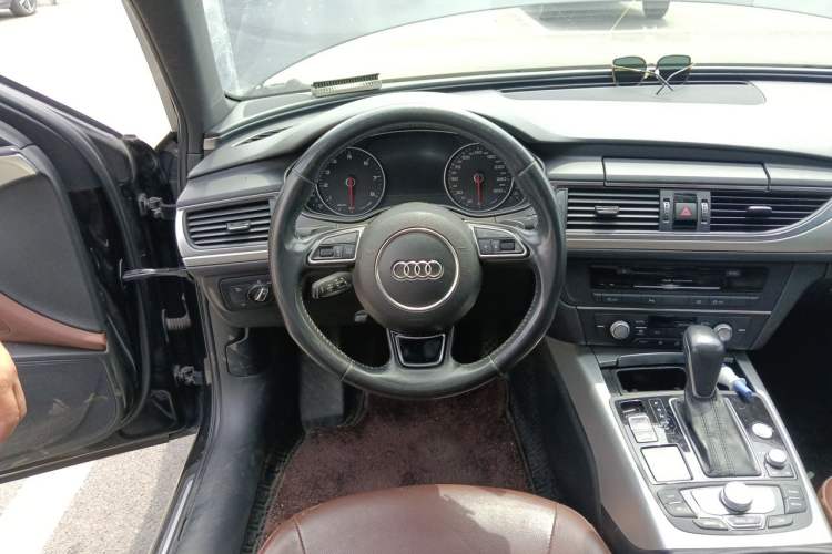 Used Audi A6L 2018 30th Anniversary Edition 45 TFSI quattro Sport model Steering Wheel