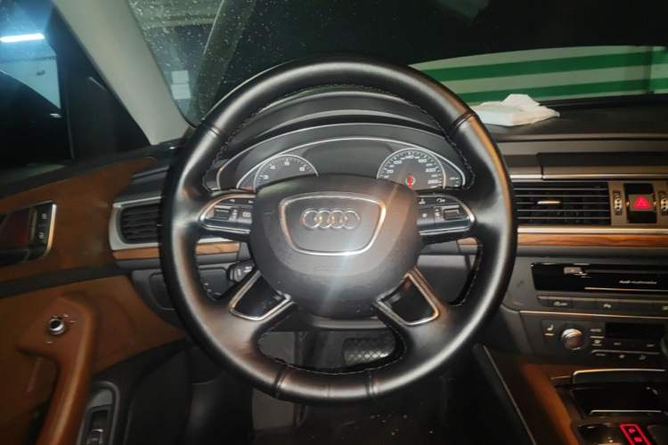 Used Audi A6L 2018 30th Anniversary Edition 35 TFSI Fashion Model Steering Wheel
