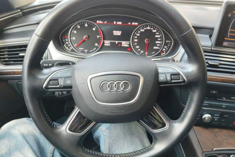 Used Audi A6L 2018 30th Anniversary Edition 45 TFSI quattro Luxury Model Steering Wheel