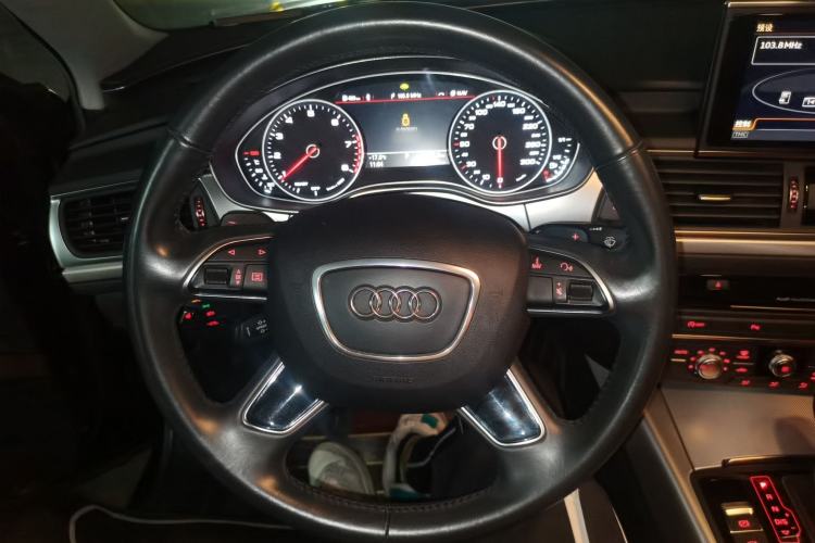 Used Audi A6L 2018 30th Anniversary Edition 35 TFSI Fashion Model Steering Wheel