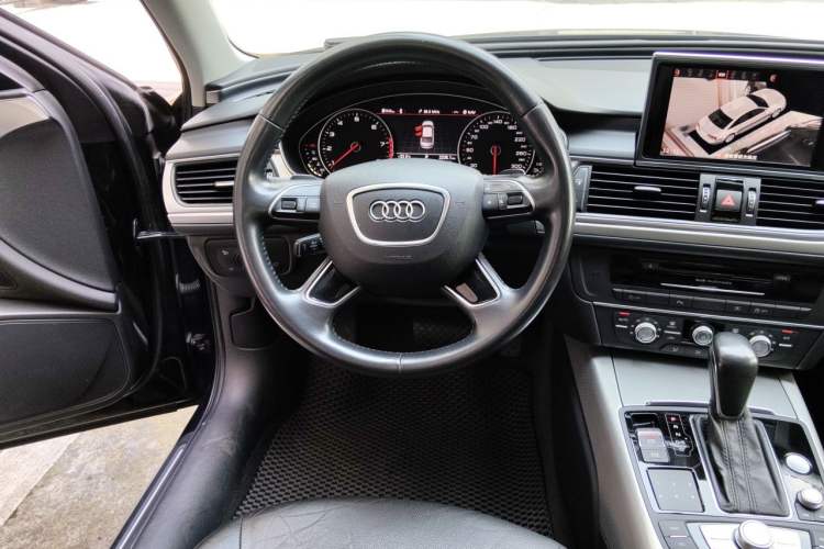 Used Audi A6L 2018 30th Anniversary Edition 35 TFSI Fashion Model Steering Wheel