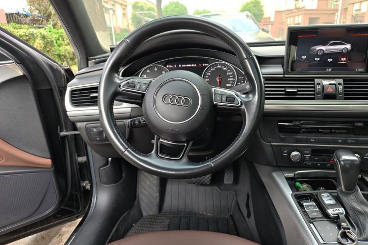 Used Audi A6L 2018 30th Anniversary Edition 45 TFSI quattro Sport model Steering Wheel