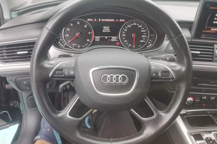 Used Audi A6L 2018 30th Anniversary Edition 35 TFSI Fashion Model Steering Wheel