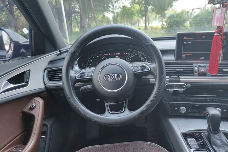 Used Audi A6L 2018 30th Anniversary Edition 45 TFSI quattro Sport model Steering Wheel