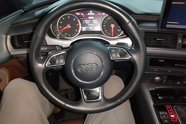 Used Audi A6L 2018 30th Anniversary Edition 45 TFSI quattro Sport model Steering Wheel