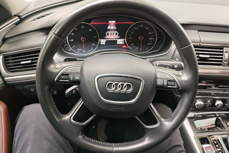 Used Audi A6L 2018 30th Anniversary Edition 35 TFSI Fashion Model Steering Wheel