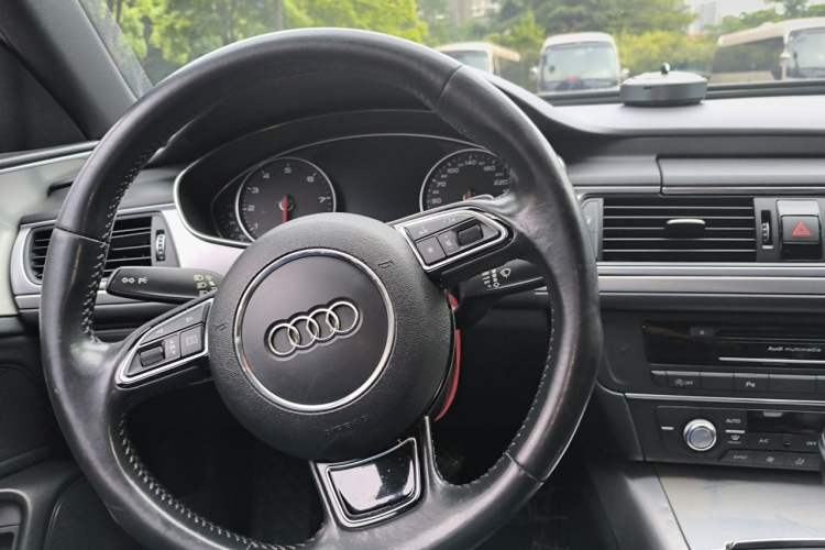 Used Audi A6L 2018 30th Anniversary Edition 45 TFSI quattro Sport model Steering Wheel