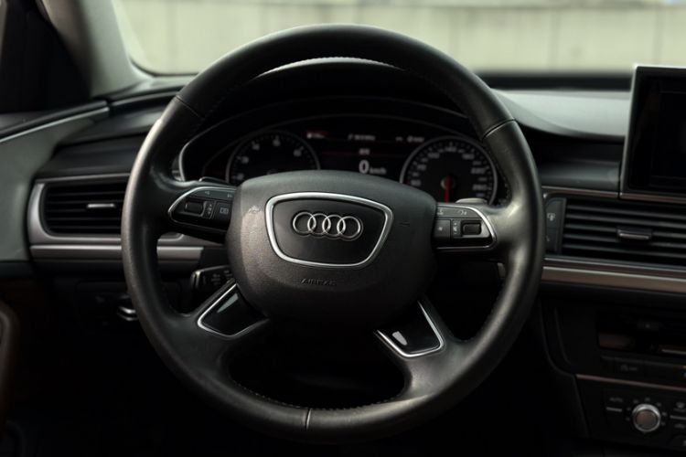 Used Audi A6L 2018 30th Anniversary Edition 35 TFSI Fashion Model Steering Wheel