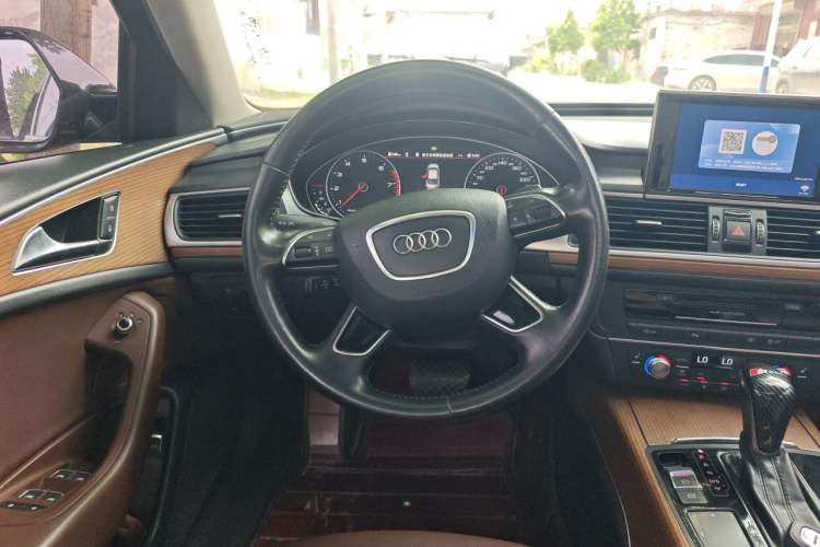 Used Audi A6L 2018 30th Anniversary Edition 30 FSI Style Model Steering Wheel