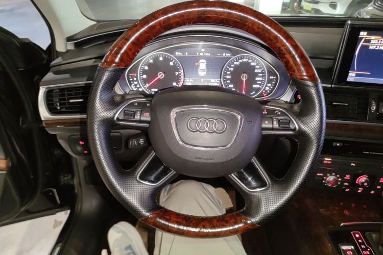 Used Audi A6L 2018 30th Anniversary Edition 35 TFSI Fashion Model Steering Wheel