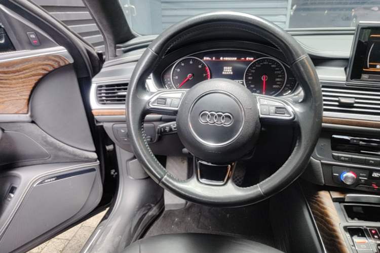 Used Audi A6L 2018 30th Anniversary Edition 45 TFSI quattro Sport model Steering Wheel