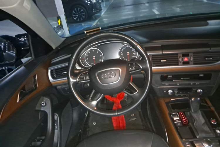 Used Audi A6L 2018 30th Anniversary Edition 30 FSI Style Model Steering Wheel