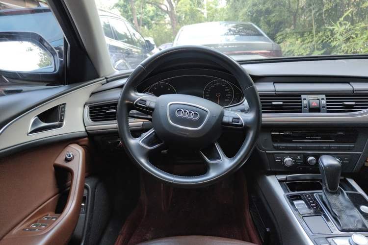 Used Audi A6L 2018 30th Anniversary Edition 35 TFSI Fashion Model Steering Wheel