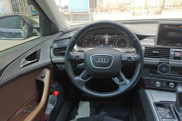 Used Audi A6L 2018 30th Anniversary Edition 35 TFSI Fashion Model Steering Wheel