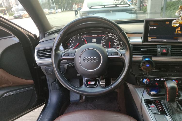 Used Audi A6L 2018 30th Anniversary Edition 45 TFSI quattro Sport model Steering Wheel