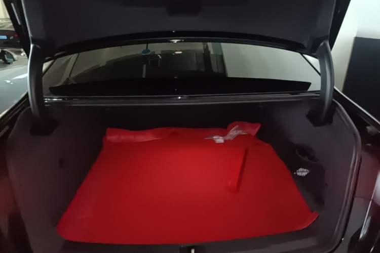 Used Audi A6L 2018 30th Anniversary Edition 35 TFSI Fashion Model Trunk