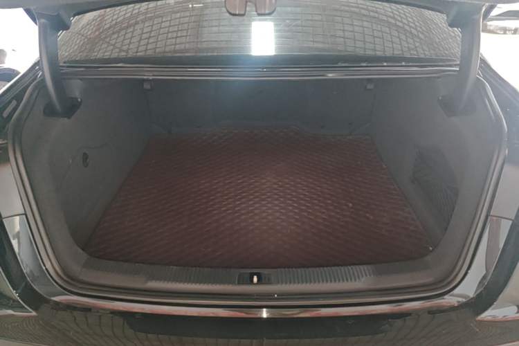 Used Audi A6L 2018 30th Anniversary Edition 35 TFSI Fashion Model Trunk