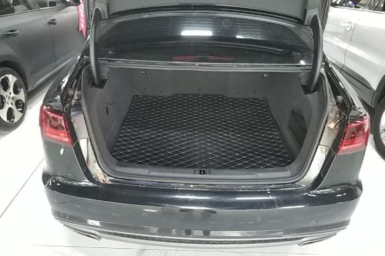 Used Audi A6L 2018 30th Anniversary Edition 35 TFSI Fashion Model Trunk
