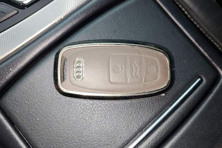 Used Audi A6L 2018 30th Anniversary Edition 35 TFSI Sport Edition Vehicle Key