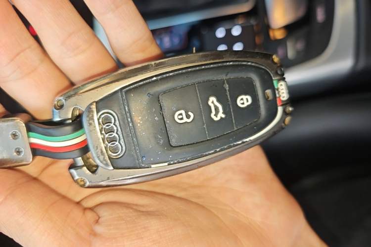 Used Audi A6L 2018 30th Anniversary Edition 45 TFSI quattro Sport model Vehicle Key