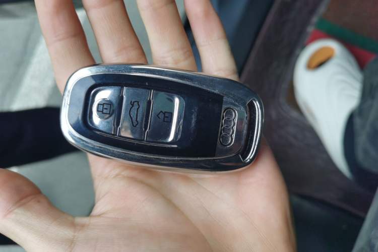 Used Audi A6L 2018 30th Anniversary Edition 30 FSI Style Model Vehicle Key