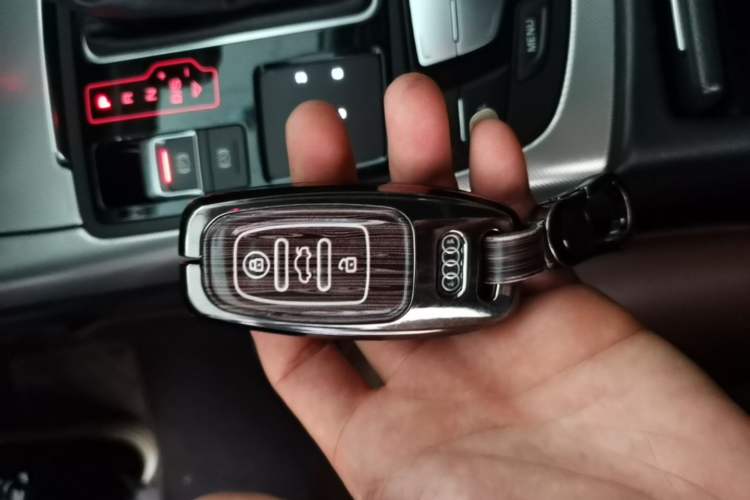 Used Audi A6L 2018 TFSI Collector's Edition Vehicle Key