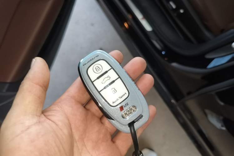 Used Audi A6L 2018 30th Anniversary Edition 30 FSI Style Model Vehicle Key