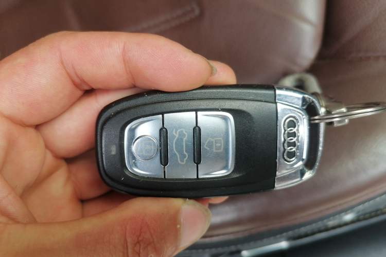 Used Audi A6L 2018 TFSI Collector's Edition Vehicle Key