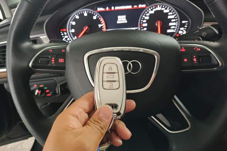 Used Audi A6L 2018 30th Anniversary Edition 30 FSI Style Model Vehicle Key