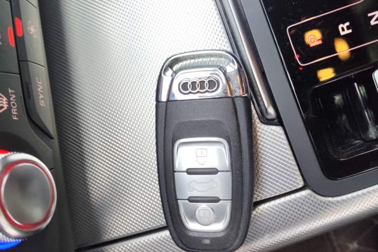 Used Audi A6L 2018 30th Anniversary Edition 35 TFSI Sport Edition Vehicle Key