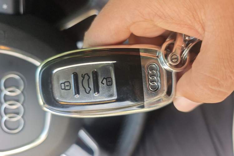 Used Audi A6L 2018 30th Anniversary Edition 30 FSI Style Model Vehicle Key