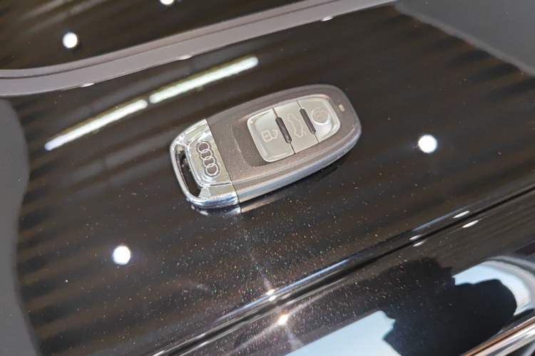 Used Audi A6L 2018 30th Anniversary Edition 30 FSI Style Model Vehicle Key