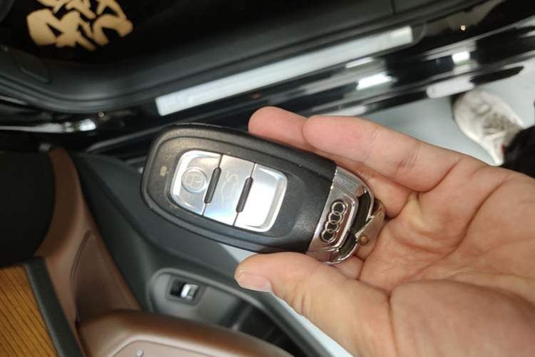 Used Audi A6L 2018 30th Anniversary Edition 30 FSI Style Model Vehicle Key