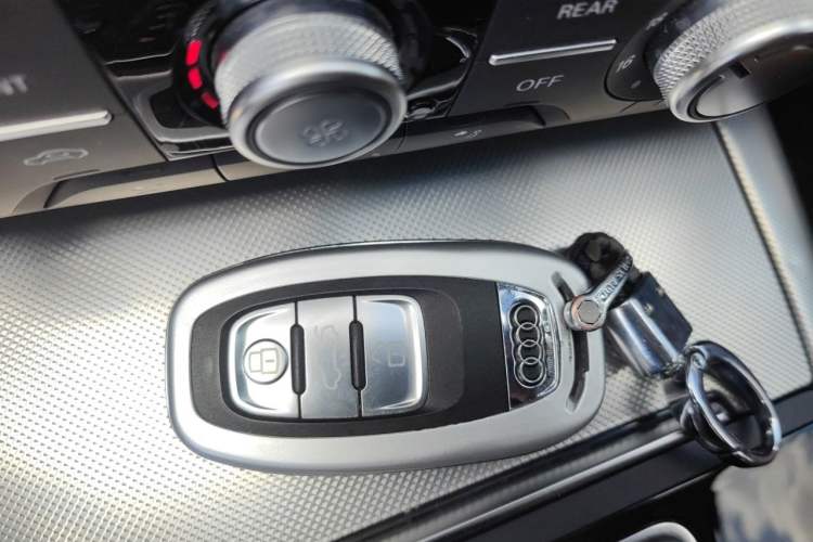Used Audi A6L 2018 30th Anniversary Edition 35 TFSI Sport Edition Vehicle Key