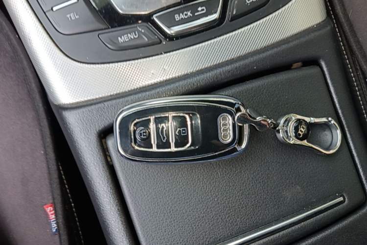 Used Audi A6L 2018 30th Anniversary Edition 35 TFSI Sport Edition Vehicle Key